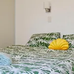 Surf Shack In Iconic Rainbow Bay - Coolangatta Qld